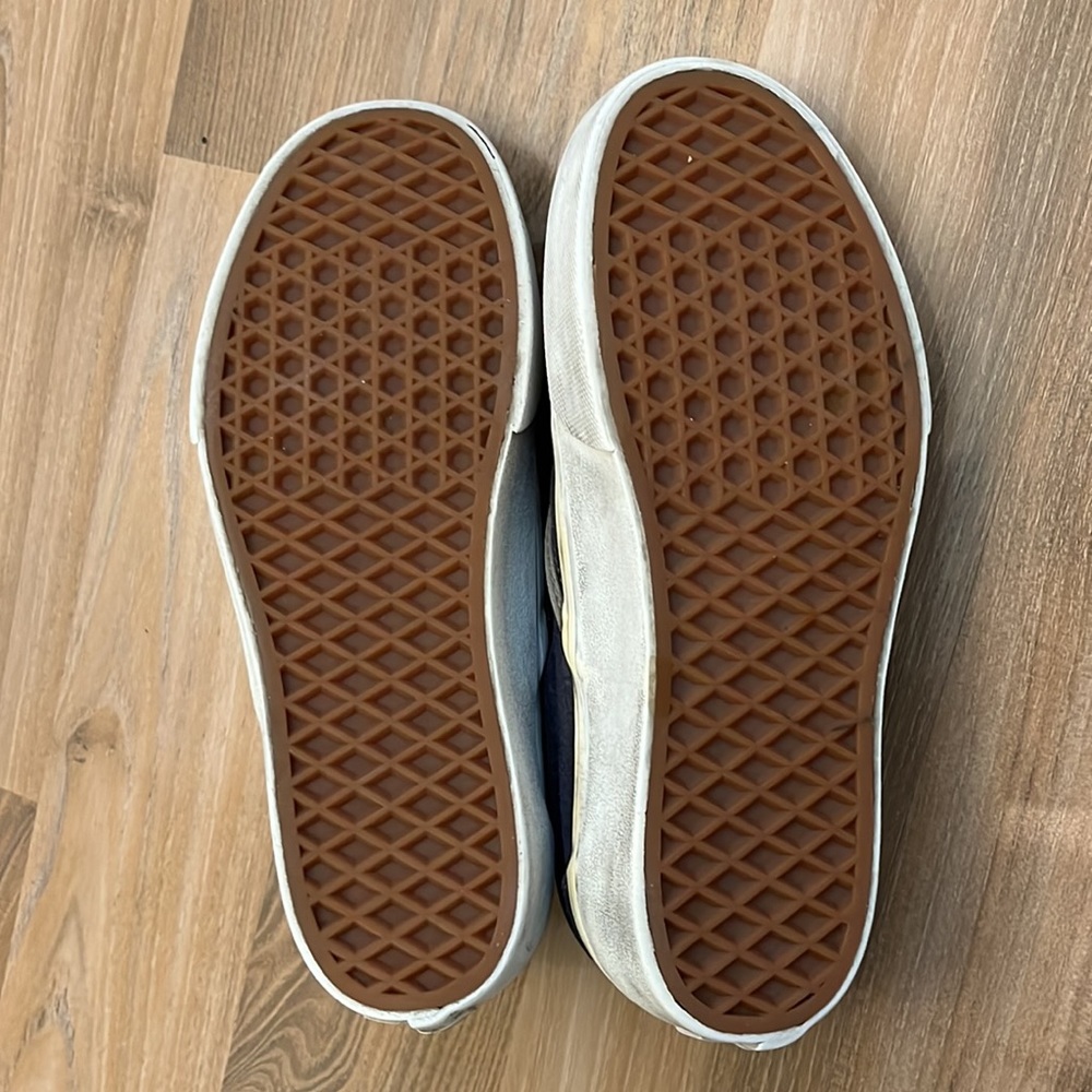 Vans - Picture 4 of 9